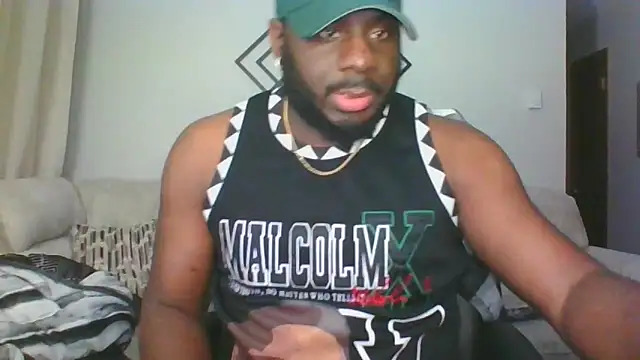 Snapshot of Stayinalive1992 chatting on February 12, 2026, 1:33 am Stayinalive1992 online show from February 12, 2026, 1:33 am