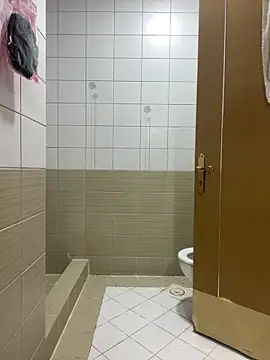 Snapshot of Layla-daloua chatting on December 14, 2025, 10:36 pm Layla-daloua online show from December 14, 2025, 10:36 pm