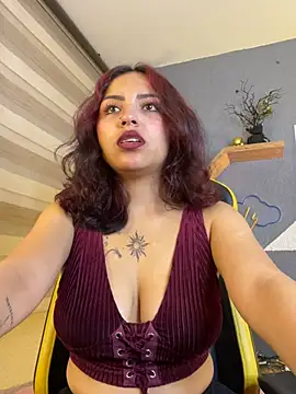 Snapshot of Liittleluaa_ chatting on February 22, 2025, 11:57 am Liittleluaa online show from February 22, 2025, 11:57 am