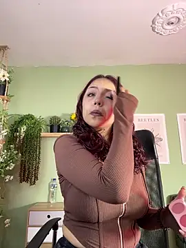 Snapshot of Liittleluaa_ chatting on September 17, 2025, 1:35 pm Liittleluaa online show from September 17, 2025, 1:35 pm