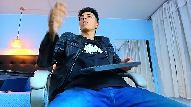 Lobo 17  online show from February 13, 2025, 7:03 am