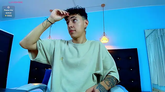 Lobo 17  online show from February 15, 2025, 4:03 am