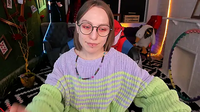 Snapshot of AphexQueen chatting on February 19, 2025, 4:11 pm AphexQueen online show from February 19, 2025, 4:11 pm