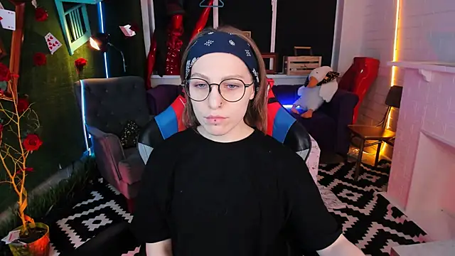 Snapshot of AphexQueen chatting on March 13, 2025, 3:50 pm AphexQueen online show from March 13, 2025, 3:50 pm