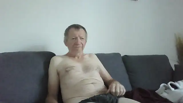 Snapshot of naturiste974 chatting on April 30, 2026, 5:36 am naturiste974 online show from April 30, 2026, 5:36 am