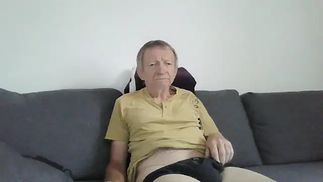 Snapshot of naturiste974 chatting on May 6, 2026, 8:52 am naturiste974 online show from May 6, 2026, 8:52 am