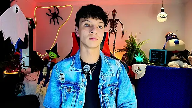 twink sebas  online show from October 22, 2025, 1:06 am