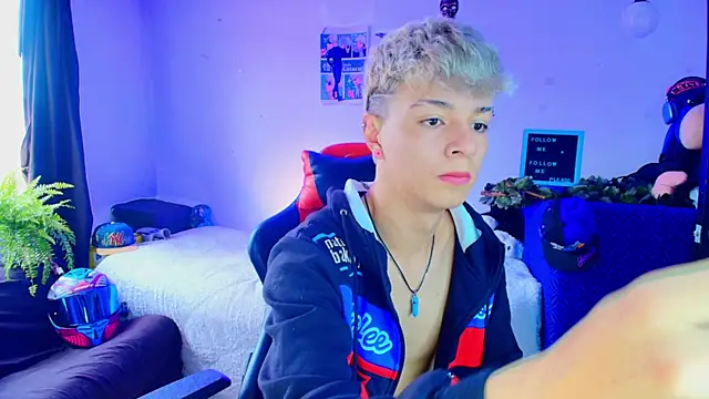 twink sebas  online show from November 14, 2025, 2:27 pm