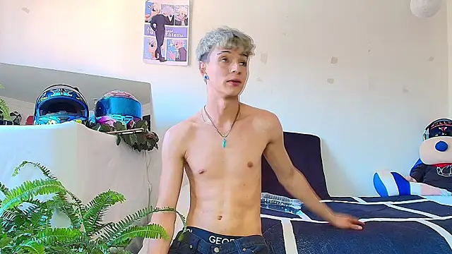 twink sebas  online show from December 13, 2025, 7:53 pm