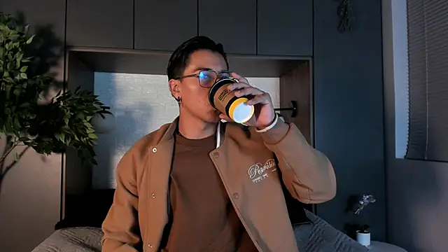 Andy Joy  online show from November 14, 2025, 11:31 am