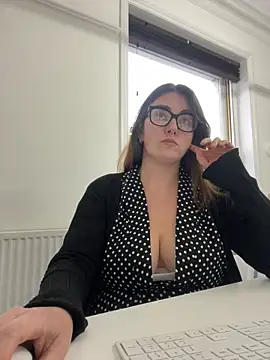 Snapshot of Miss_Stassi chatting on December 13, 2024, 1:01 pm Miss Stassi online show from December 13, 2024, 1:01 pm