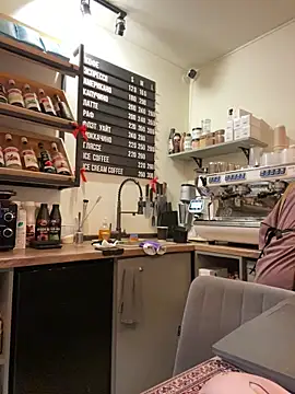 Snapshot of cinnabon_ chatting on February 5, 2026, 2:54 pm cinnabon online show from February 5, 2026, 2:54 pm