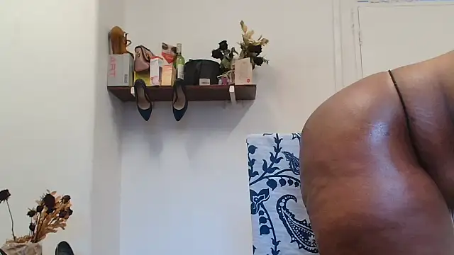 Snapshot of xTALLSEXYBUMx chatting on September 29, 2025, 4:50 am xTALLSEXYBUMx online show from September 29, 2025, 4:50 am