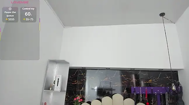 Kathia Armstrong online show from February 8, 2025, 1:44 pm