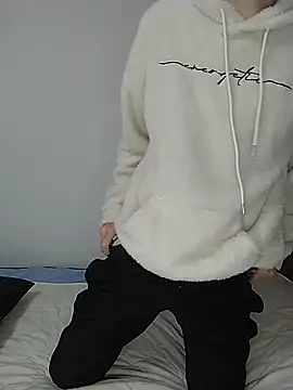 Snapshot of itsme_LEON chatting on January 10, 2025, 1:09 pm itsme LEON online show from January 10, 2025, 1:09 pm