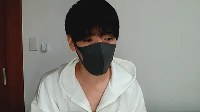 Snapshot of itsme_LEON chatting on March 19, 2025, 1:51 pm itsme LEON online show from March 19, 2025, 1:51 pm