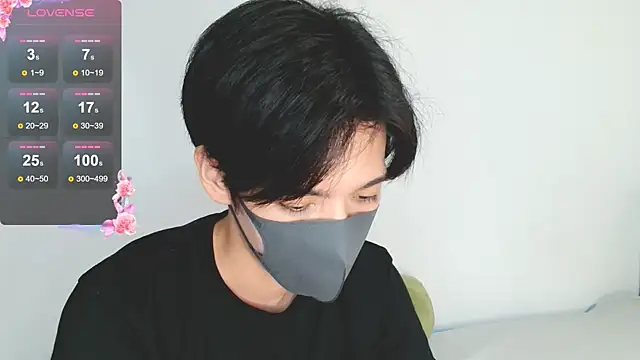 Snapshot of itsme_LEON chatting on September 10, 2025, 1:00 pm itsme LEON online show from September 10, 2025, 1:00 pm