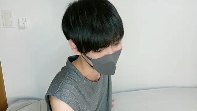 Snapshot of itsme_LEON chatting on October 8, 2025, 1:42 pm itsme LEON online show from October 8, 2025, 1:42 pm