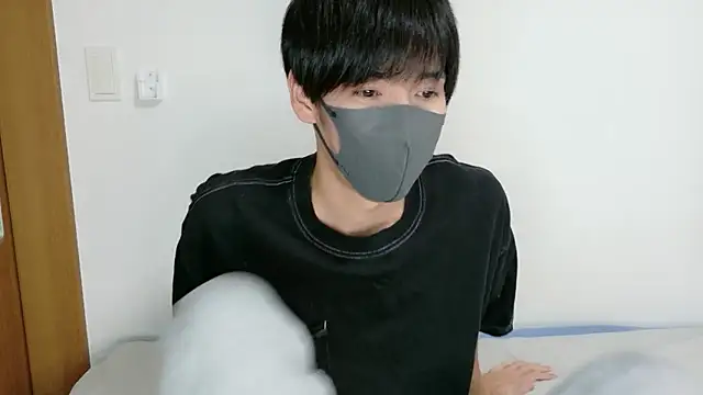 Snapshot of itsme_LEON chatting on October 12, 2025, 1:10 pm itsme LEON online show from October 12, 2025, 1:10 pm