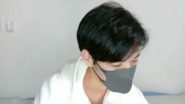 Snapshot of itsme_LEON chatting on November 5, 2025, 1:00 pm itsme LEON online show from November 5, 2025, 1:00 pm