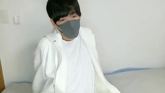 Snapshot of itsme_LEON chatting on December 1, 2025, 1:05 pm itsme LEON online show from December 1, 2025, 1:05 pm