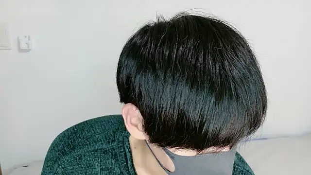 Snapshot of itsme_LEON chatting on December 14, 2025, 1:05 pm itsme LEON online show from December 14, 2025, 1:05 pm