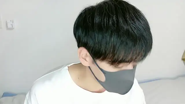 Snapshot of itsme_LEON chatting on February 4, 2026, 1:06 pm itsme LEON online show from February 4, 2026, 1:06 pm