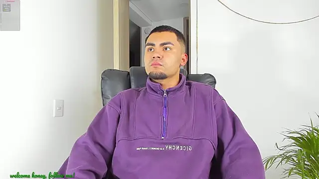 kalivan voinesscu online show from March 26, 2026, 7:03 am