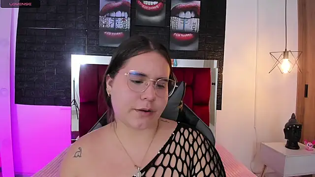 Snapshot of April1_sc chatting on February 17, 2025, 1:32 pm April1 sc online show from February 17, 2025, 1:32 pm