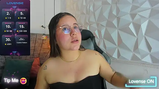 Snapshot of April1_sc chatting on October 18, 2025, 6:30 pm April1 sc online show from October 18, 2025, 6:30 pm