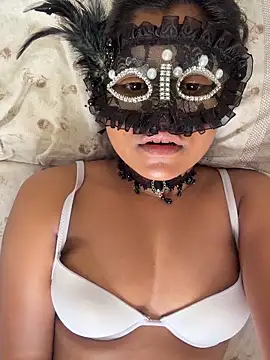 Snapshot of Bella_Luna18 chatting on February 9, 2026, 9:08 pm Bella Luna18 online show from February 9, 2026, 9:08 pm