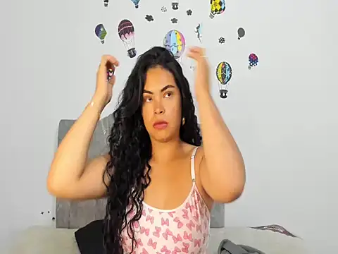 Snapshot of Kymbrown25 chatting on January 17, 2025, 6:04 am Kymbrown25 online show from January 17, 2025, 6:04 am