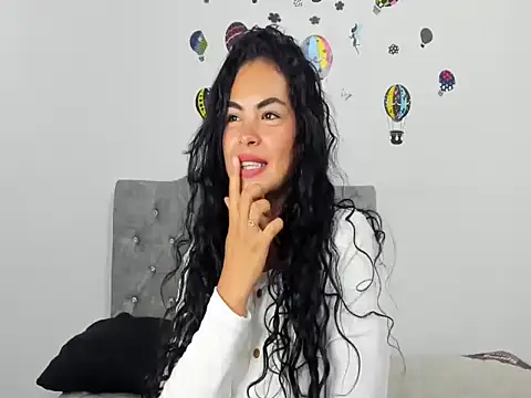 Snapshot of Kymbrown25 chatting on January 24, 2025, 4:05 am Kymbrown25 online show from January 24, 2025, 4:05 am