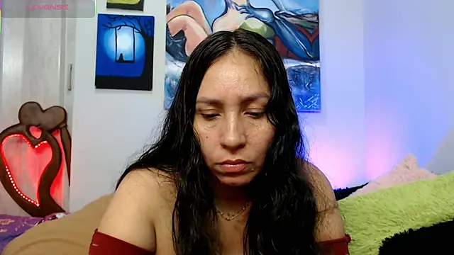 Snapshot of naihroby chatting on January 15, 2026, 5:12 am naihroby online show from January 15, 2026, 5:12 am