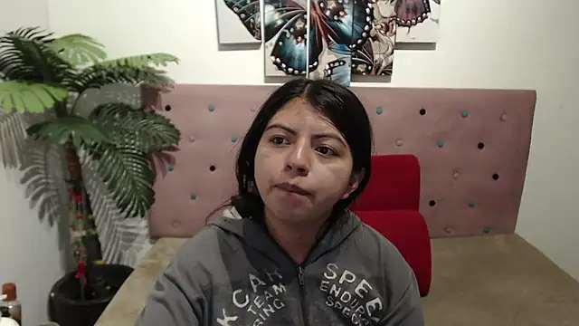 Snapshot of CarolineBrunx chatting on March 10, 2025, 5:29 pm CarolineBrunx online show from March 10, 2025, 5:29 pm