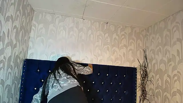 Snapshot of CarolineBrunx chatting on January 13, 2026, 4:07 am CarolineBrunx online show from January 13, 2026, 4:07 am