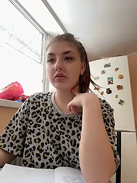 Snapshot of sexyy_girl_ chatting on December 16, 2024, 9:03 am sexyy girl online show from December 16, 2024, 9:03 am