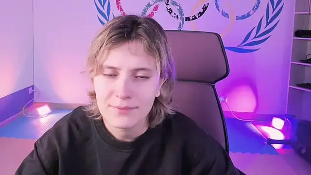 Snapshot of LolaAsmus chatting on December 24, 2024, 5:05 am LolaAsmus online show from December 24, 2024, 5:05 am