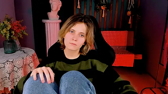 Snapshot of LolaAsmus chatting on January 30, 2025, 12:27 pm LolaAsmus online show from January 30, 2025, 12:27 pm