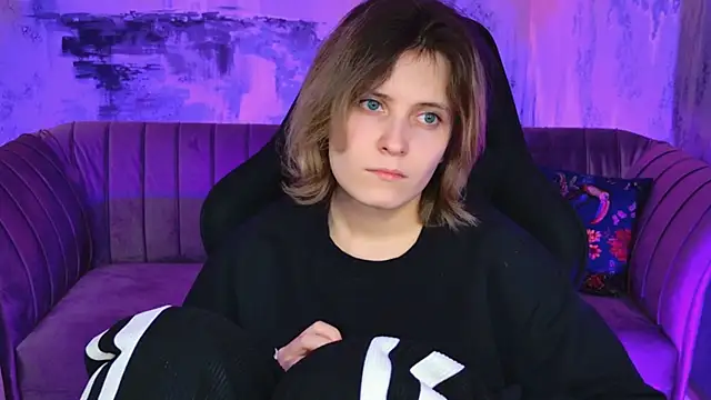 Snapshot of LolaAsmus chatting on February 5, 2025, 4:14 pm LolaAsmus online show from February 5, 2025, 4:14 pm