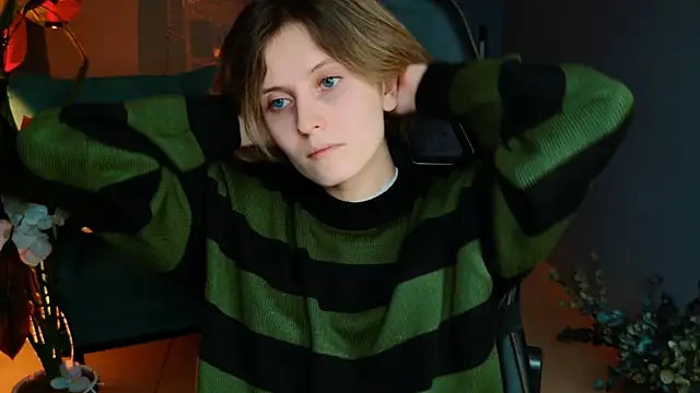 Snapshot of LolaAsmus chatting on February 21, 2025, 1:11 pm LolaAsmus online show from February 21, 2025, 1:11 pm