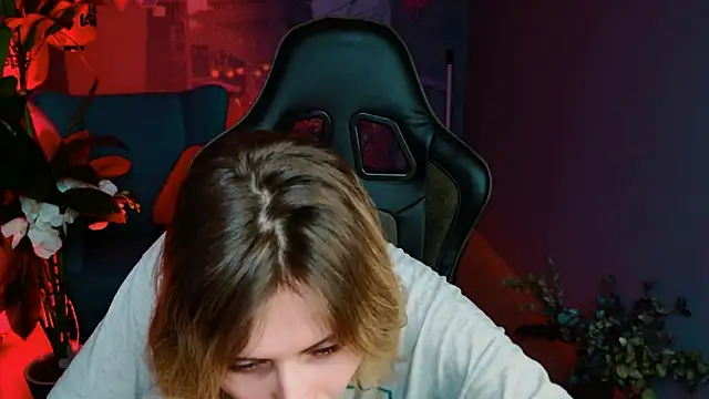 Snapshot of LolaAsmus chatting on February 21, 2025, 7:21 pm LolaAsmus online show from February 21, 2025, 7:21 pm