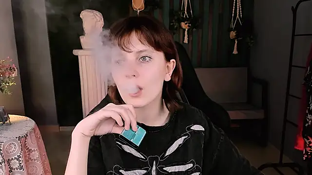 Snapshot of LolaAsmus chatting on March 18, 2025, 1:42 pm LolaAsmus online show from March 18, 2025, 1:42 pm