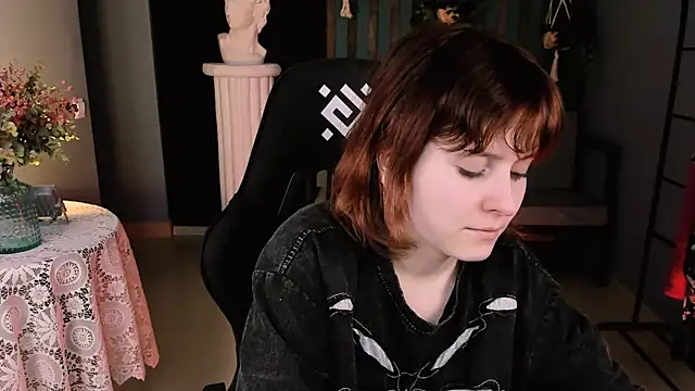 Snapshot of LolaAsmus chatting on March 18, 2025, 7:53 pm LolaAsmus online show from March 18, 2025, 7:53 pm