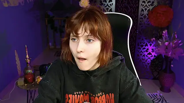 Snapshot of LolaAsmus chatting on March 19, 2025, 1:07 pm LolaAsmus online show from March 19, 2025, 1:07 pm