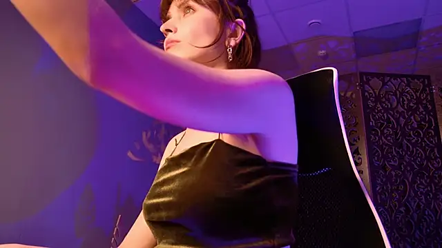 Snapshot of LolaAsmus chatting on March 19, 2025, 7:17 pm LolaAsmus online show from March 19, 2025, 7:17 pm