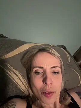 Annelibre online show from February 18, 2025, 10:14 pm