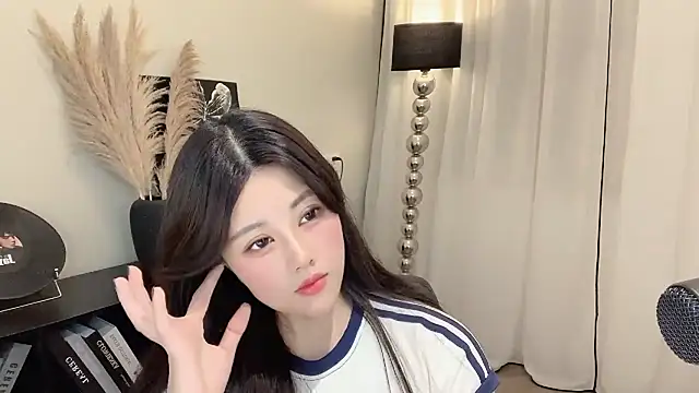 Strawberrybabyy1 online show from March 13, 2025, 5:50 pm