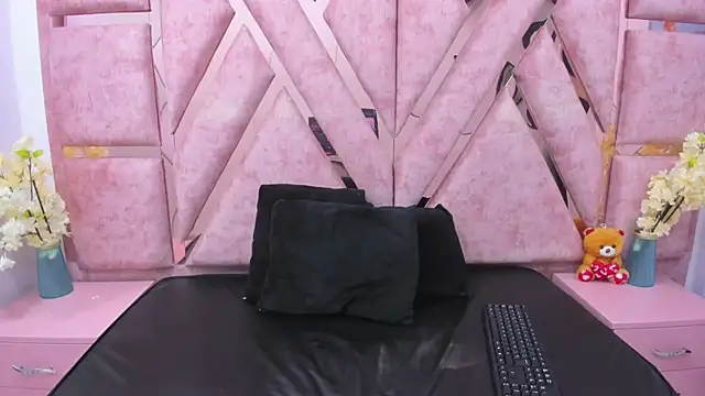 Snapshot of CataleyaLars20 chatting on July 10, 2026, 1:03 pm CataleyaLars20 online show from July 10, 2026, 1:03 pm