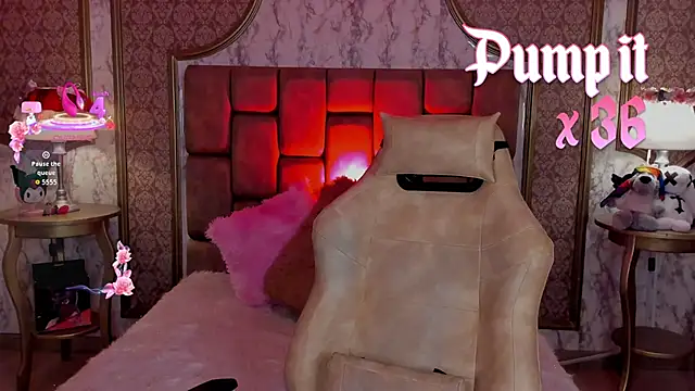 SoffiQueen online show from November 13, 2025, 7:57 pm